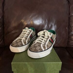 Women Gucci shoes